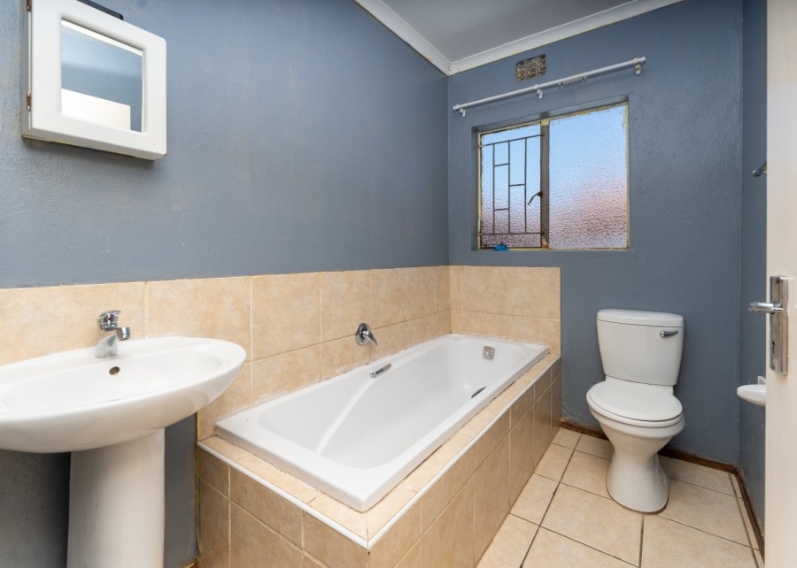 3 Bedroom Property for Sale in Protea Glen Gauteng