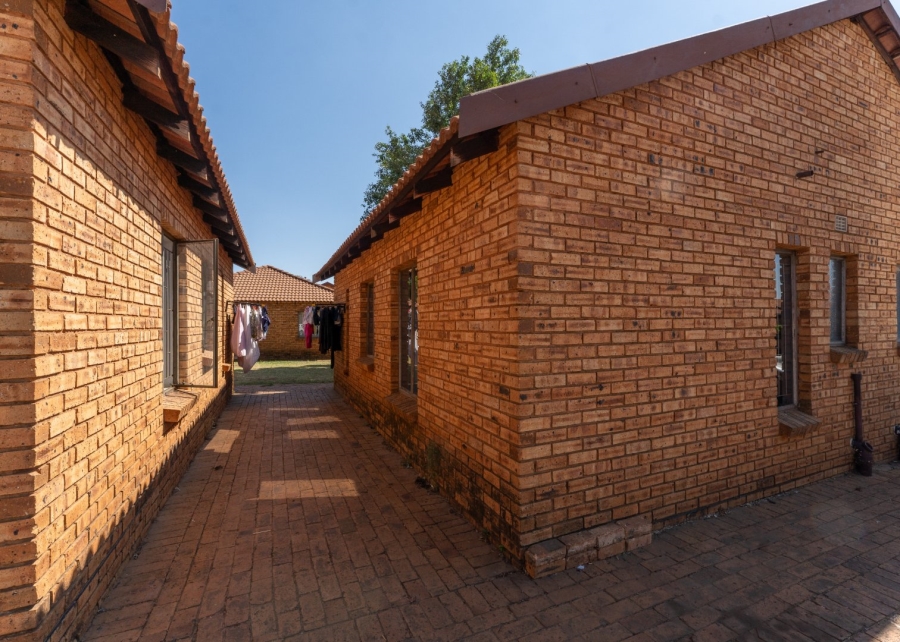 3 Bedroom Property for Sale in Protea Glen Gauteng