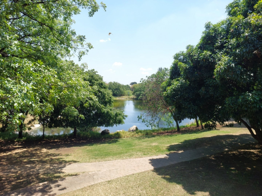 To Let commercial Property for Rent in Woodmead Gauteng