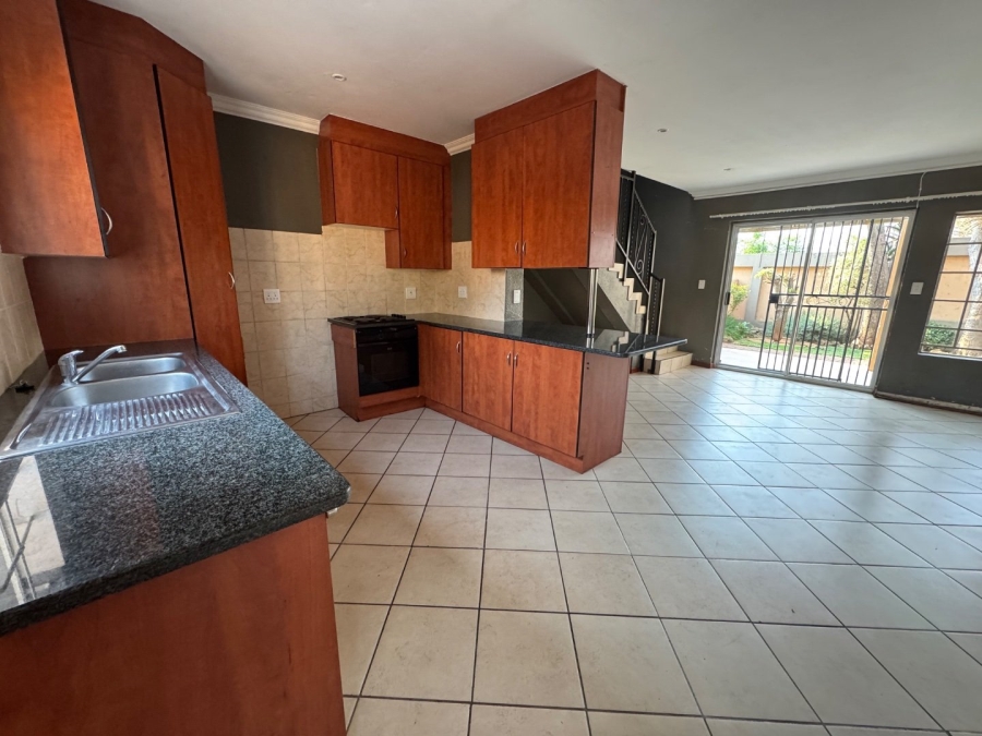 3 Bedroom Property for Sale in Annlin Gauteng
