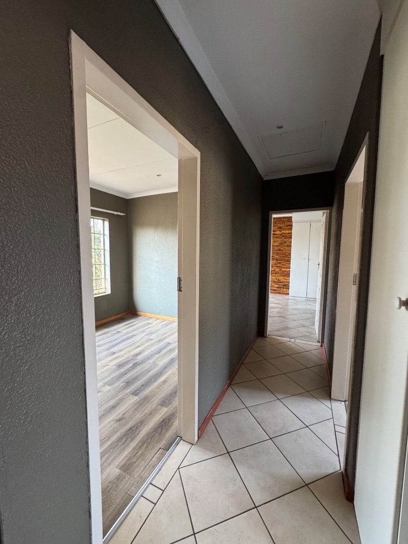 3 Bedroom Property for Sale in Annlin Gauteng