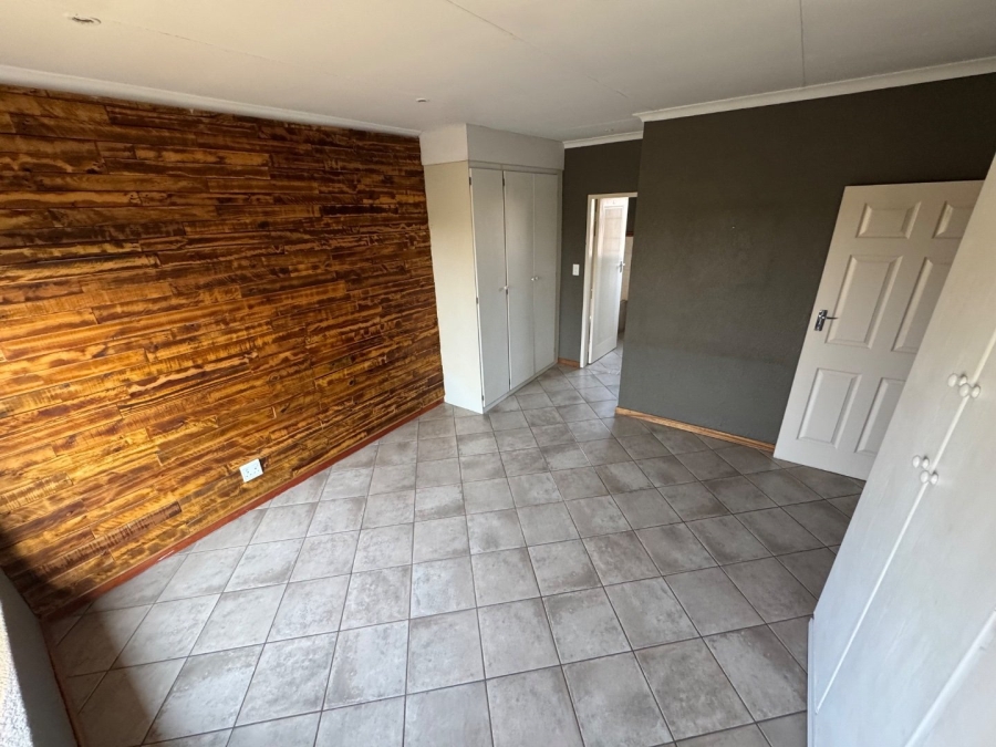 3 Bedroom Property for Sale in Annlin Gauteng
