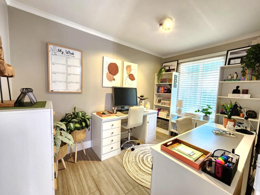 4 Bedroom Property for Sale in Glenanda Gauteng