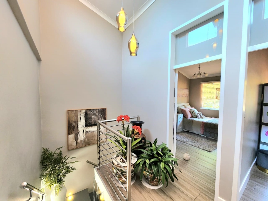 4 Bedroom Property for Sale in Glenanda Gauteng