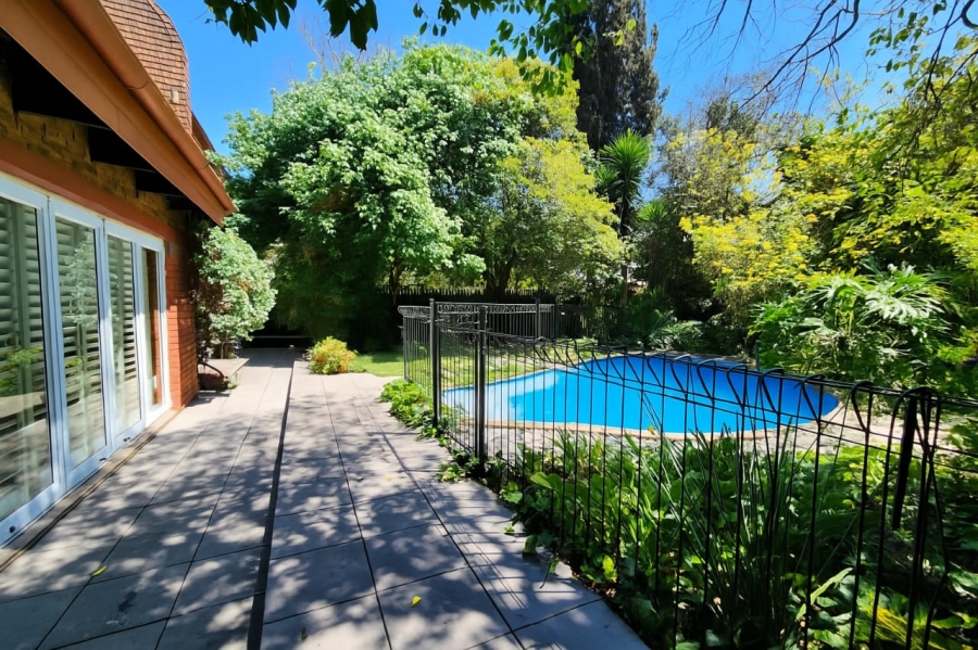 4 Bedroom Property for Sale in Glenanda Gauteng