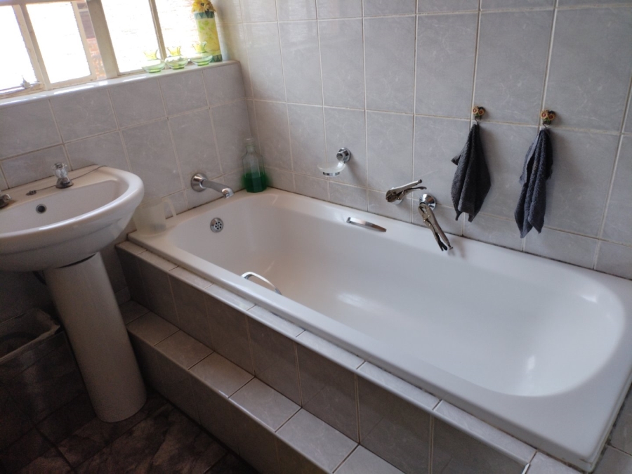 3 Bedroom Property for Sale in Paul Krugersoord Gauteng