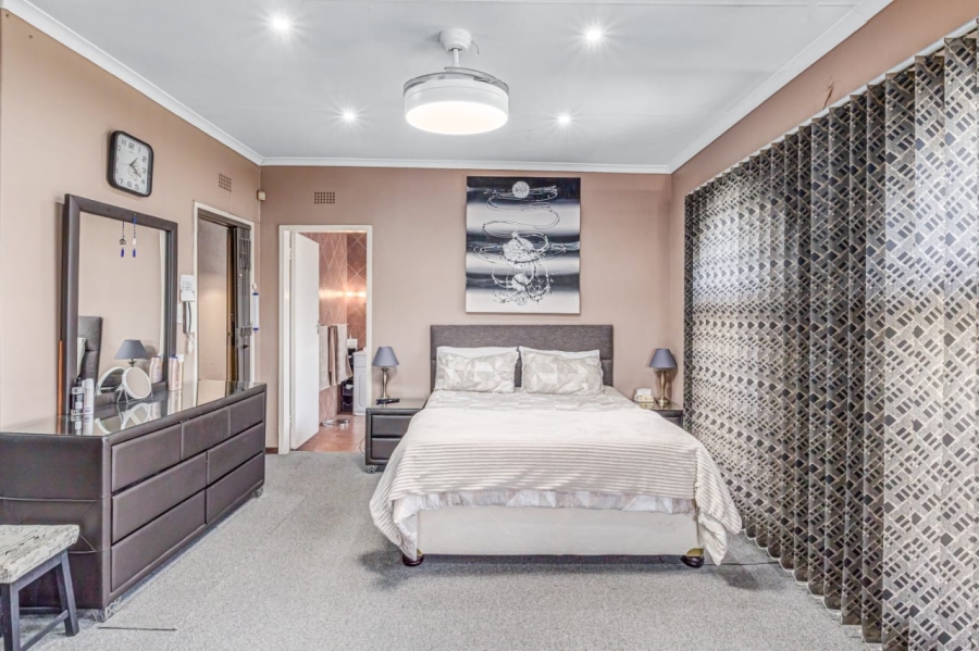 3 Bedroom Property for Sale in Edenvale Central Gauteng