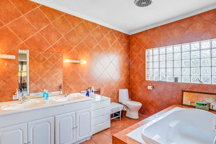 3 Bedroom Property for Sale in Edenvale Central Gauteng