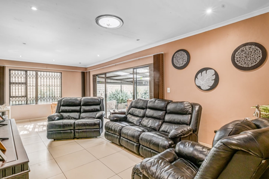 3 Bedroom Property for Sale in Edenvale Central Gauteng
