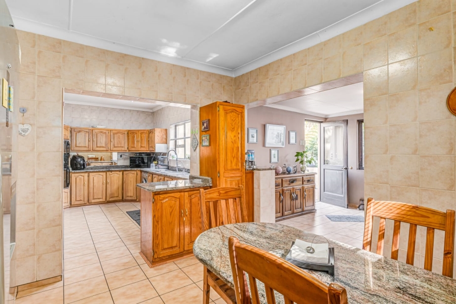 3 Bedroom Property for Sale in Edenvale Central Gauteng