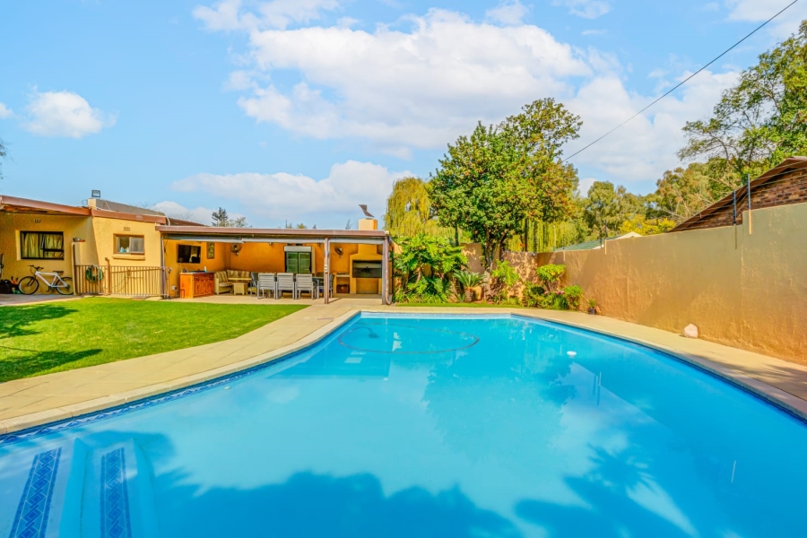3 Bedroom Property for Sale in Edenvale Central Gauteng
