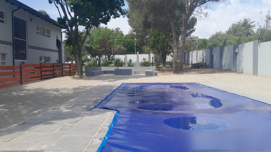 To Let 2 Bedroom Property for Rent in Glen Austin Gauteng
