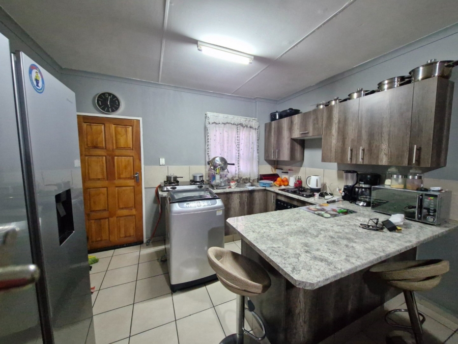 To Let 2 Bedroom Property for Rent in Comet Gauteng