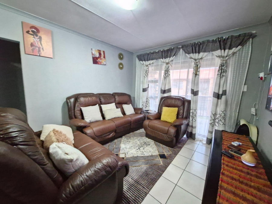 To Let 2 Bedroom Property for Rent in Comet Gauteng