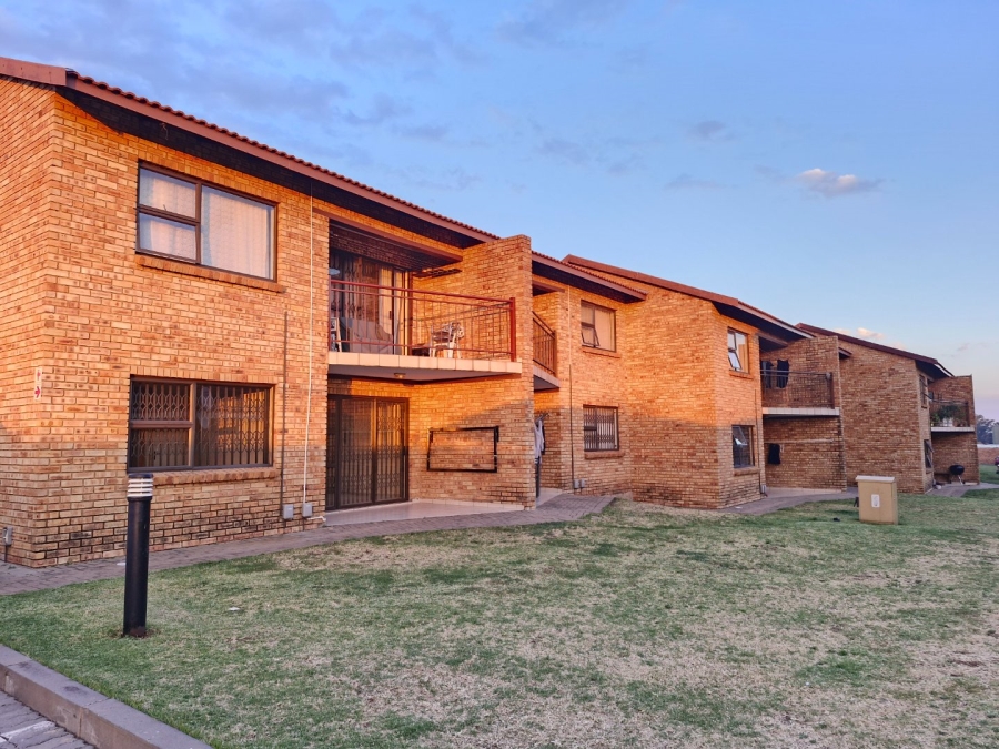 To Let 2 Bedroom Property for Rent in Comet Gauteng