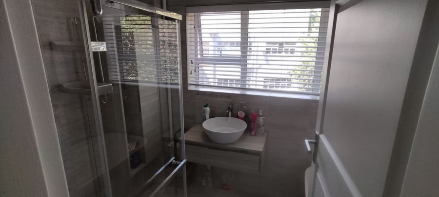 2 Bedroom Property for Sale in Cyrildene Gauteng
