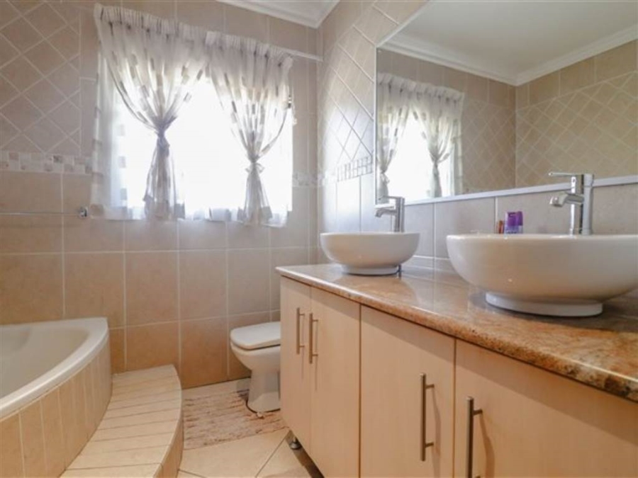 3 Bedroom Property for Sale in Emfuleni Golf Estate Gauteng