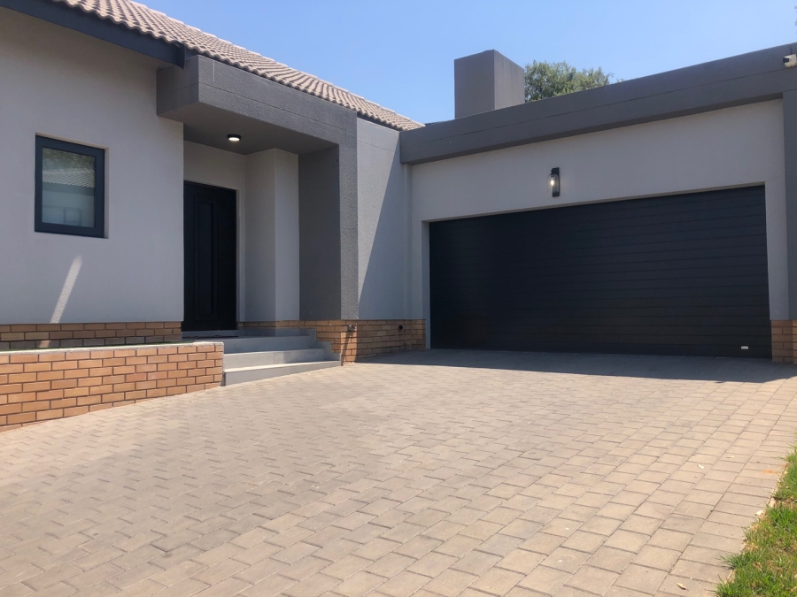 3 Bedroom Property for Sale in Bryanston Gauteng