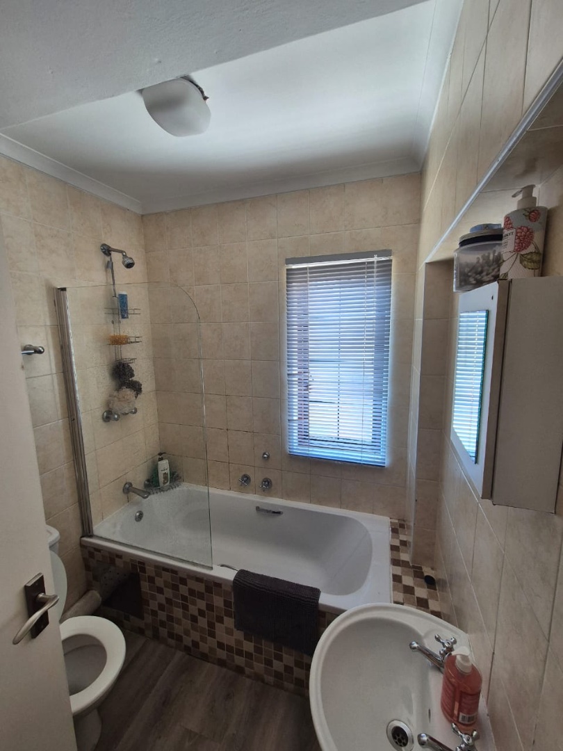 To Let 2 Bedroom Property for Rent in Bryanston Gauteng