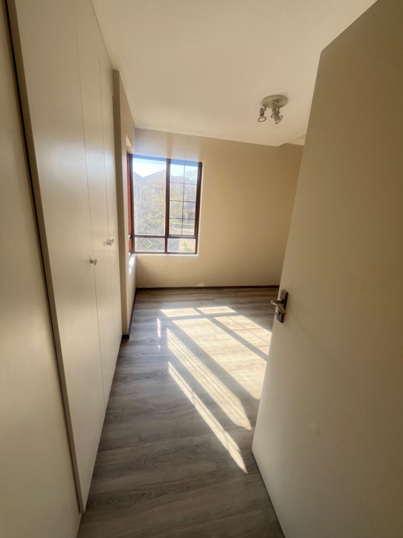 To Let 2 Bedroom Property for Rent in Bryanston Gauteng
