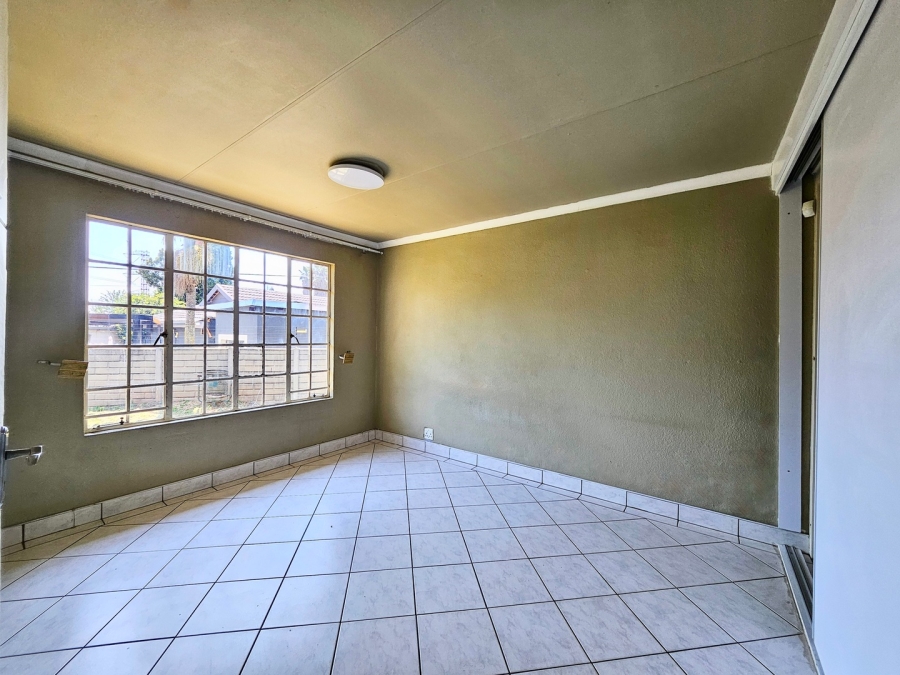 To Let 3 Bedroom Property for Rent in Terenure Gauteng