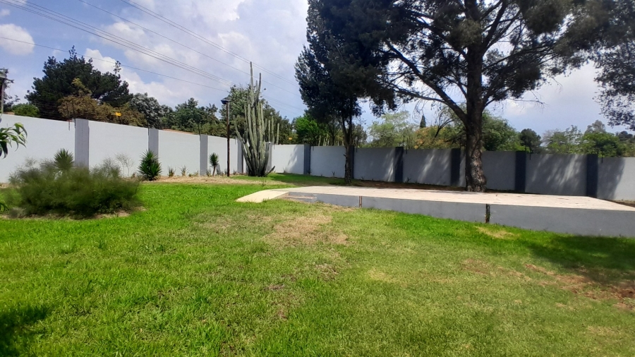 To Let 3 Bedroom Property for Rent in Glen Austin Gauteng