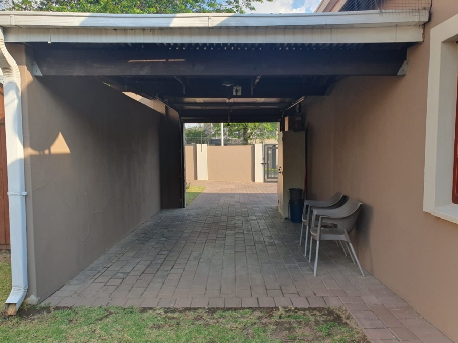 To Let 1 Bedroom Property for Rent in Edenvale Central Gauteng
