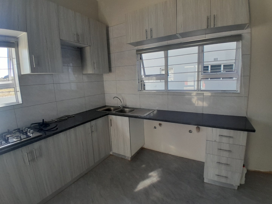 To Let 2 Bedroom Property for Rent in Glen Austin Gauteng