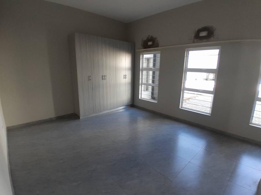 To Let 2 Bedroom Property for Rent in Glen Austin Gauteng