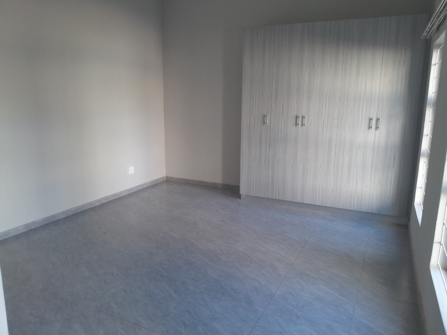 To Let 2 Bedroom Property for Rent in Glen Austin Gauteng