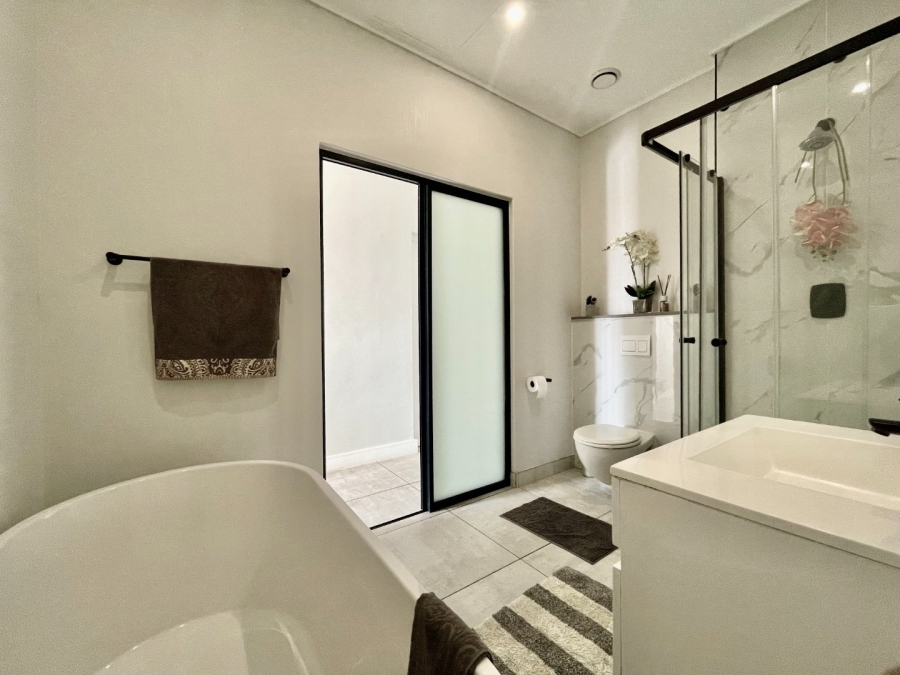 To Let 3 Bedroom Property for Rent in Waterfall Gauteng