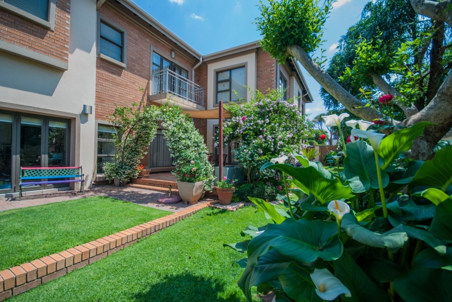 5 Bedroom Property for Sale in Midstream Estate Gauteng