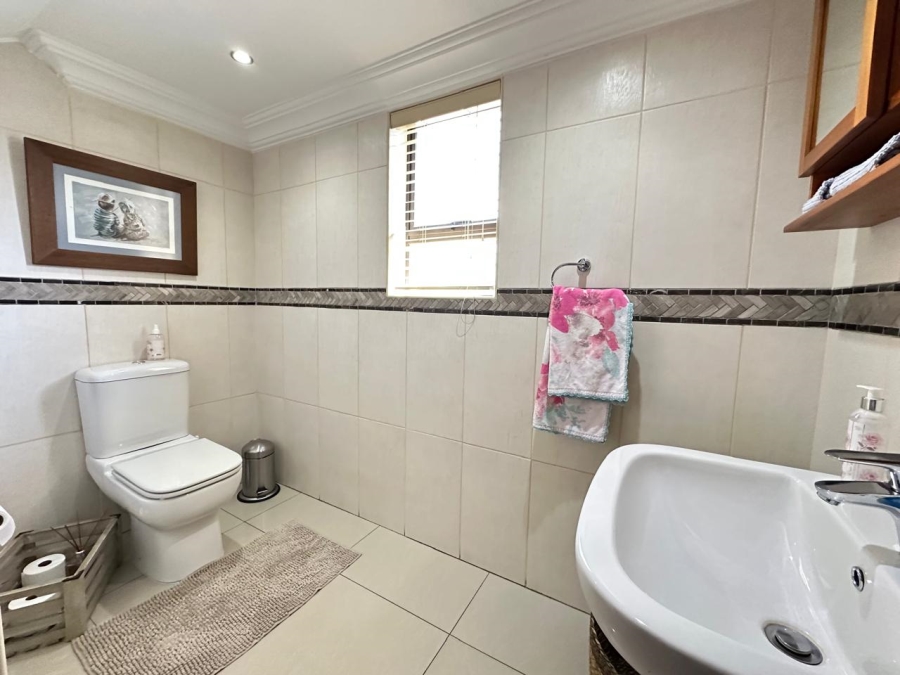 5 Bedroom Property for Sale in Midstream Estate Gauteng