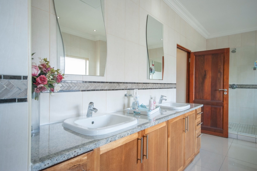 5 Bedroom Property for Sale in Midstream Estate Gauteng