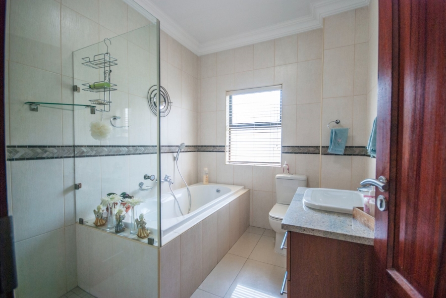 5 Bedroom Property for Sale in Midstream Estate Gauteng