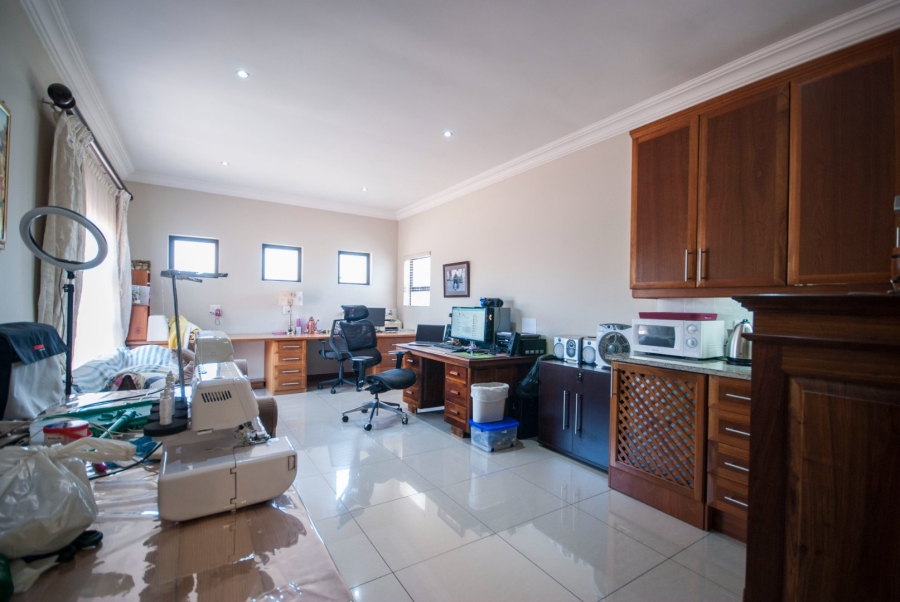 5 Bedroom Property for Sale in Midstream Estate Gauteng