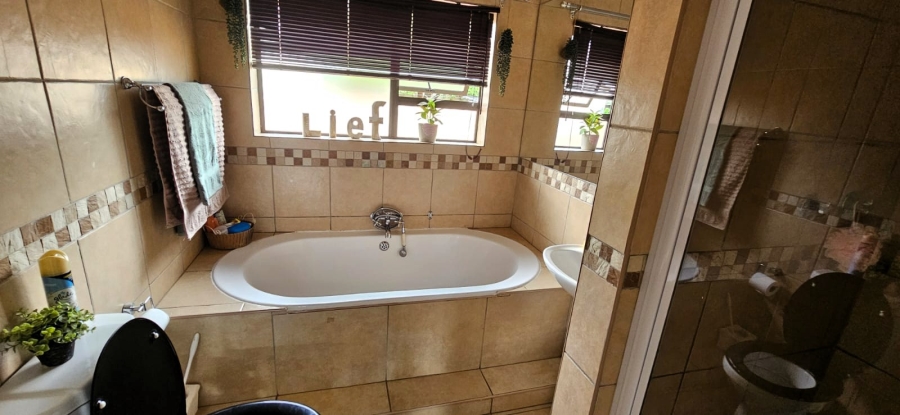 3 Bedroom Property for Sale in Visagie Park Gauteng
