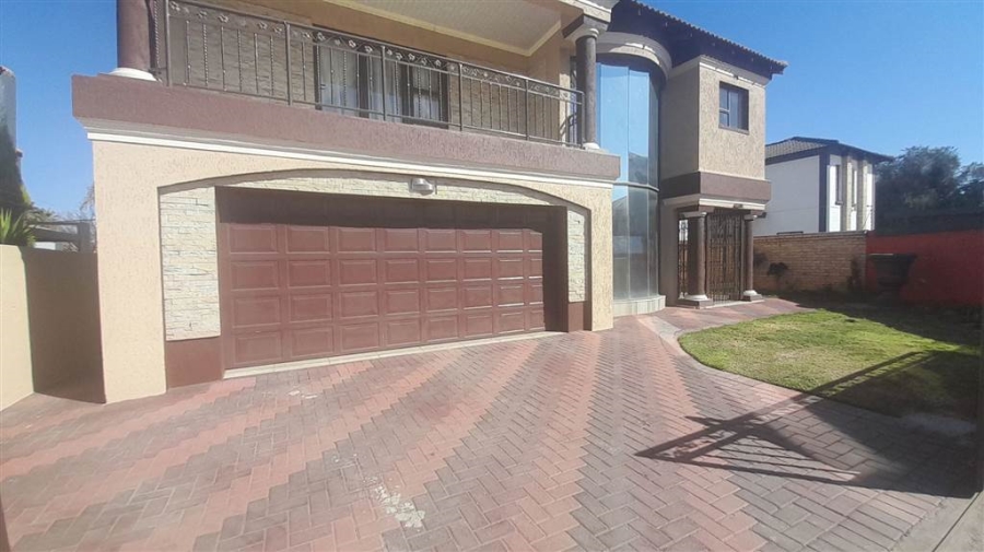 6 Bedroom Property for Sale in Vanderbijlpark SE 3 Gauteng