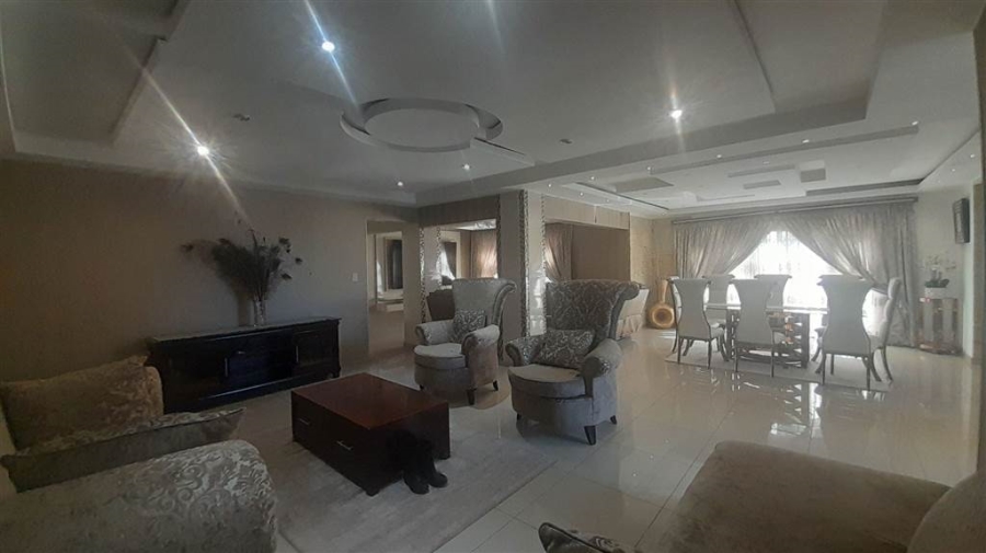 6 Bedroom Property for Sale in Vanderbijlpark SE 3 Gauteng