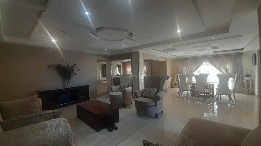 6 Bedroom Property for Sale in Vanderbijlpark SE 3 Gauteng