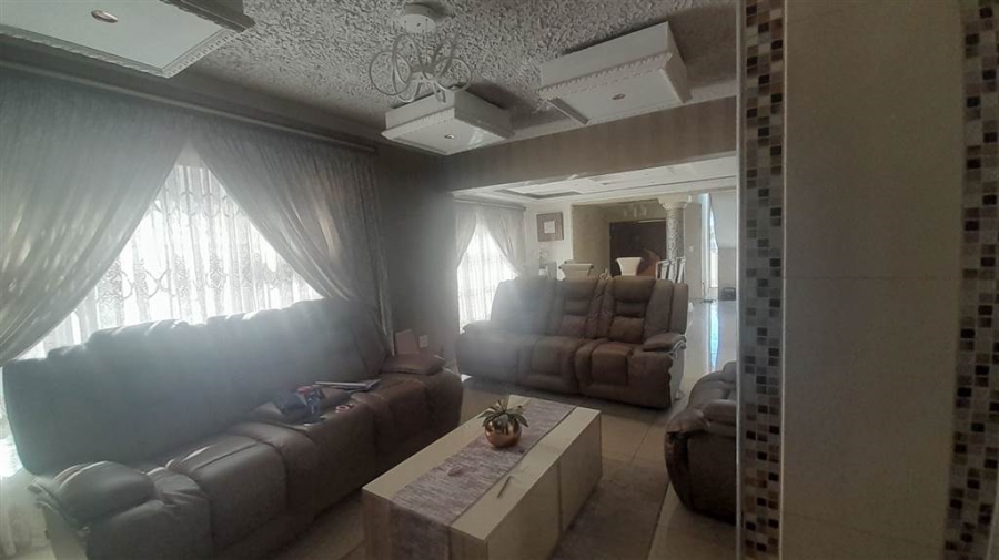 6 Bedroom Property for Sale in Vanderbijlpark SE 3 Gauteng