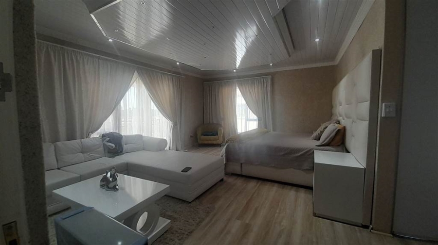 6 Bedroom Property for Sale in Vanderbijlpark SE 3 Gauteng