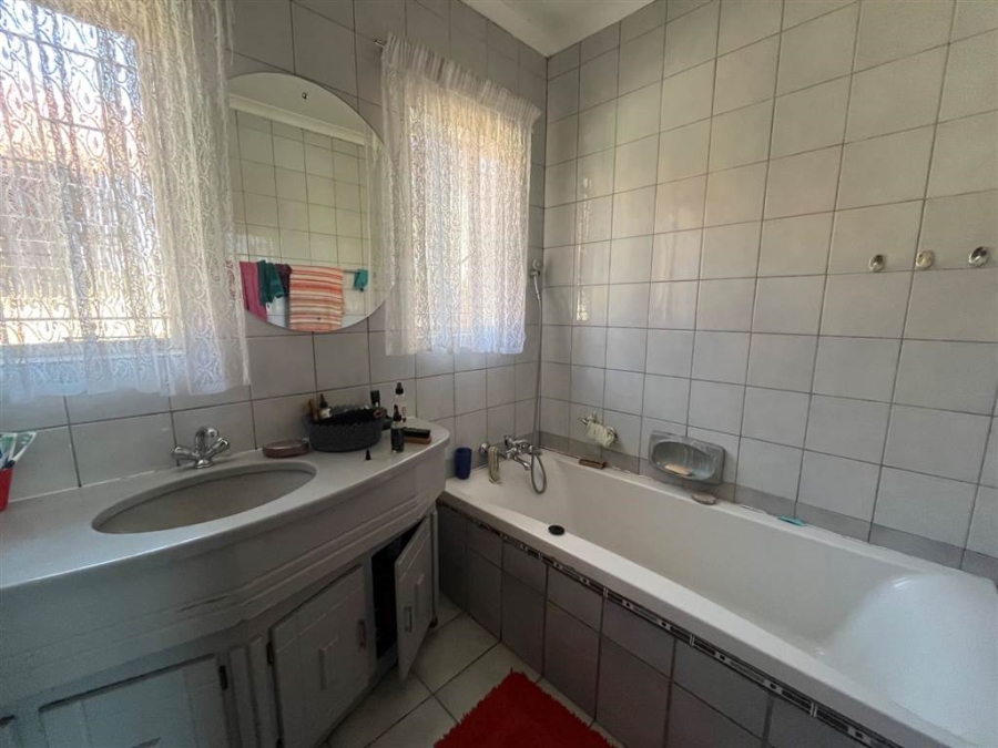 3 Bedroom Property for Sale in Vanderbijlpark CE 5 Gauteng