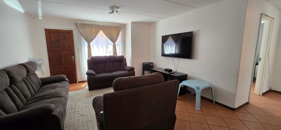 2 Bedroom Property for Sale in Albertsdal Gauteng