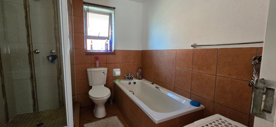 2 Bedroom Property for Sale in Albertsdal Gauteng