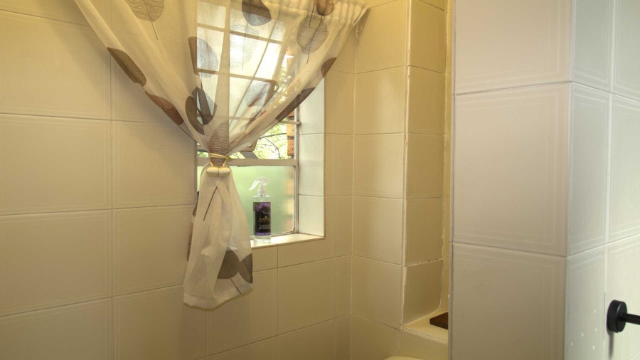 6 Bedroom Property for Sale in Die Wilgers Gauteng