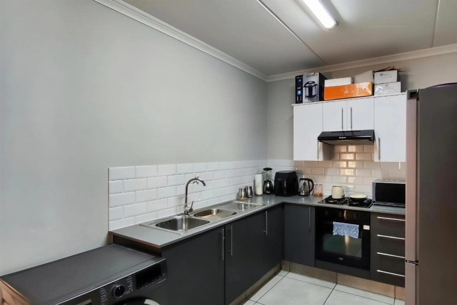 2 Bedroom Property for Sale in Goedeburg Gauteng