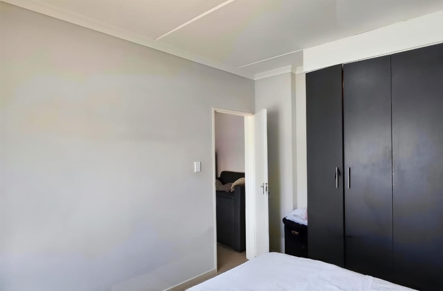 2 Bedroom Property for Sale in Goedeburg Gauteng