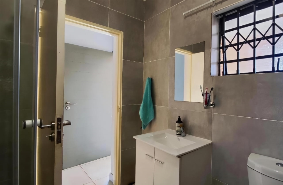 2 Bedroom Property for Sale in Goedeburg Gauteng