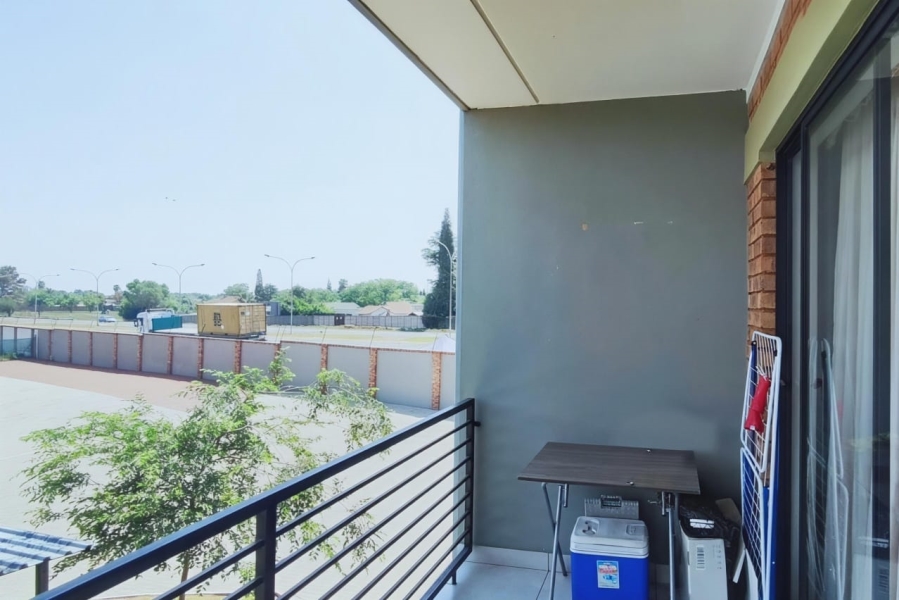 2 Bedroom Property for Sale in Goedeburg Gauteng